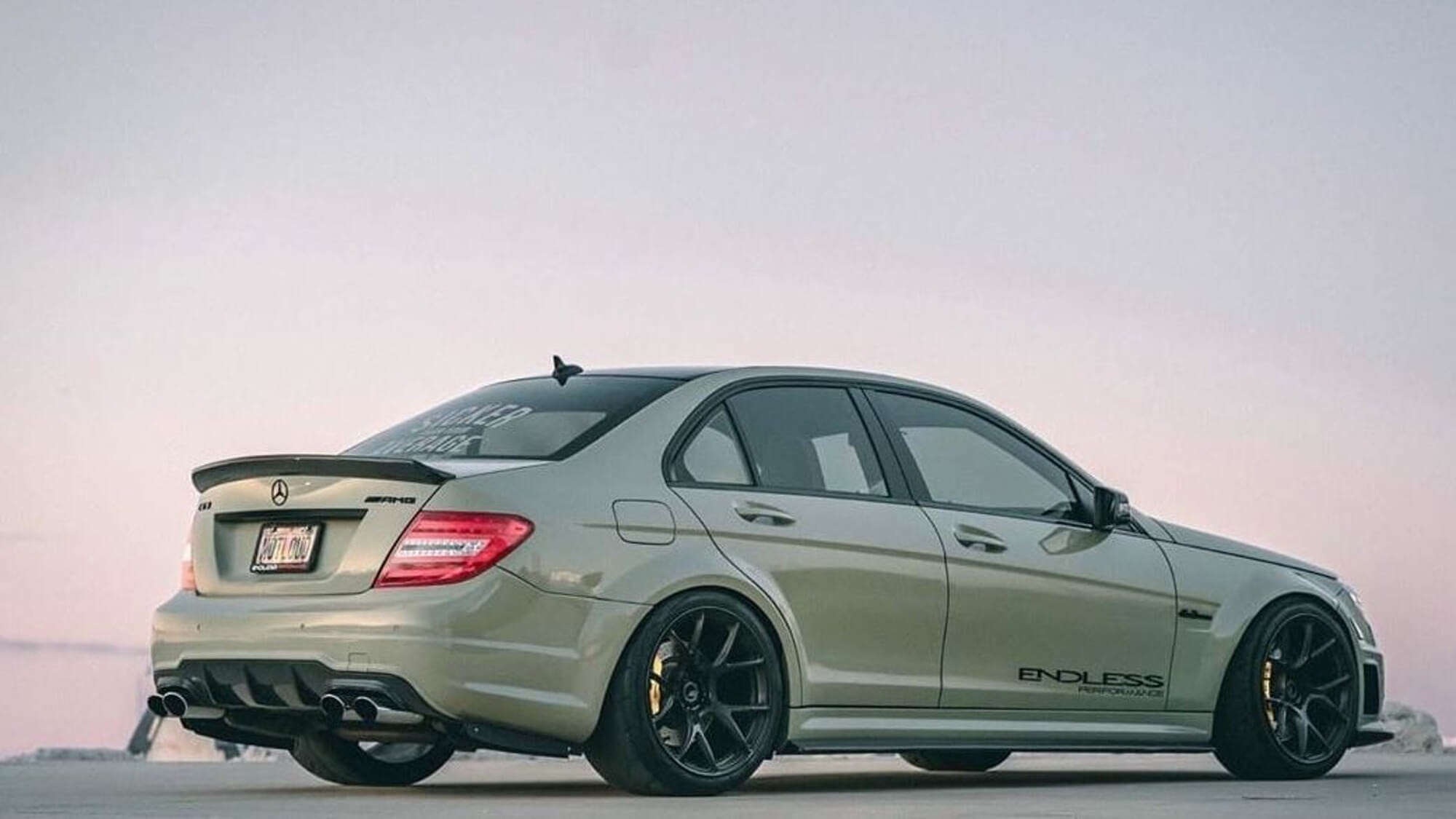 c63_204-moshammer-fender_flares_rear.jpg